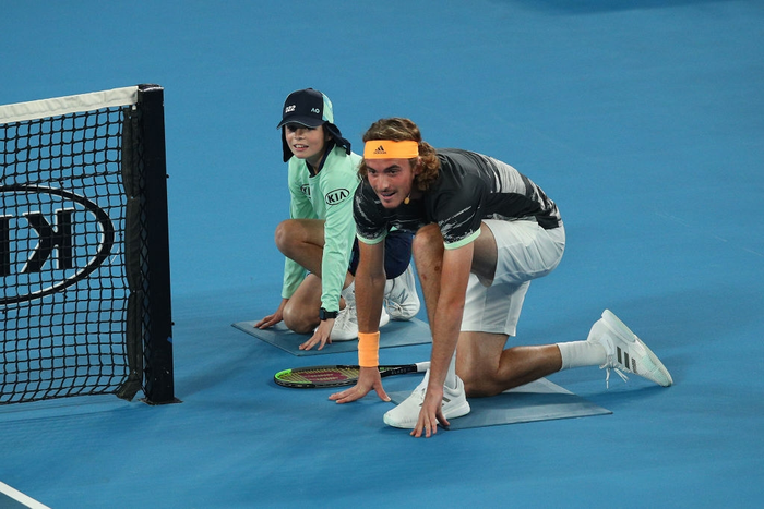 Trong lần hiếm hoi trở thành đồng đội, Djokovic cũng phải đứng hình trước màn &quot;ngón tay thối&quot; khó đỡ của Nadal - Ảnh 9.