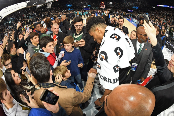 Dàn sao Paris Saint-Germain hội tụ cùng những huyền thoại bóng rổ thế giới trong trận đấu NBA Paris Match 2020 - Ảnh 12.