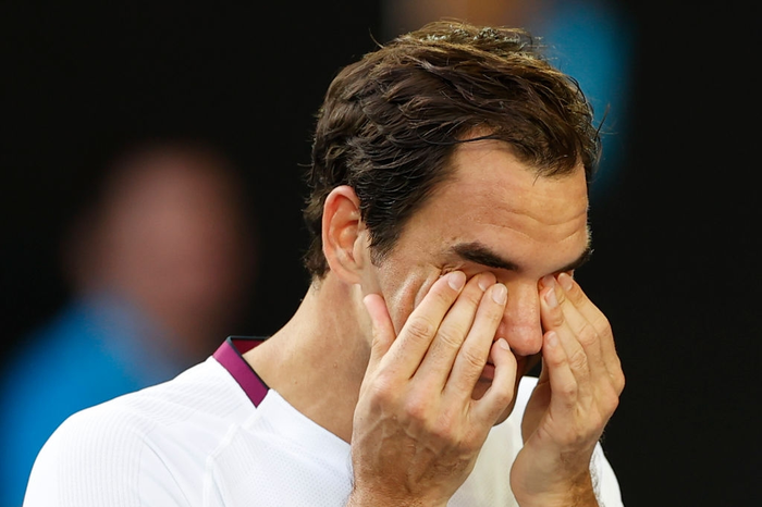 Federer lại thoát hiểm không tưởng ở Australian Open: Vượt qua nỗi đau chấn thương, cứu tới 7 match-point để hẹn Djokovic ở bán kết - Ảnh 8.