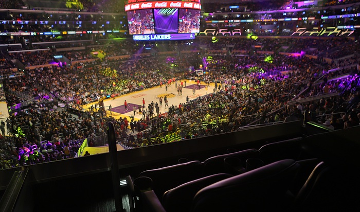 Sân STAPLES Center sẽ không còn một chỗ trống trong ngày Los Angeles Lakers tổ chức lễ tri ân Kobe Bryant - Ảnh 2.