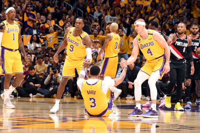 Damian Lillard và Hassan Whiteside rực sáng, giúp Portland Trail Blazers đánh bại Los Angeles Lakers trong ngày tri ân Kobe Bryant - Ảnh 3.