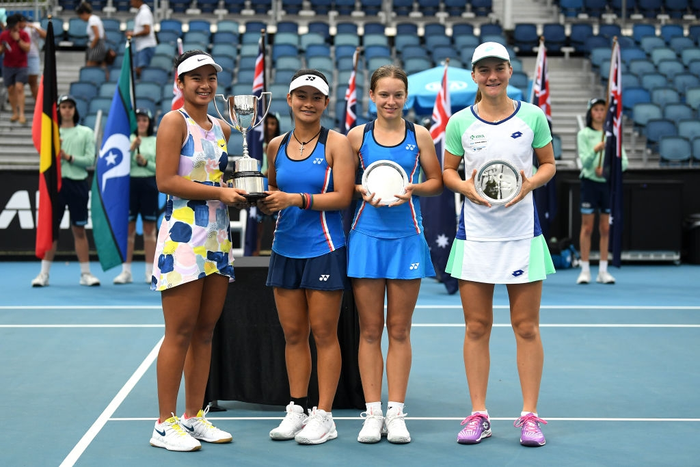 Cặp nữ tay vợt tuổi teen Đông Nam Á vô địch Australian Open: Người mới 14 tuổi là trò của Nadal, người còn lại từng thua tay vợt Việt Nam ở SEA Games 30 - Ảnh 2.