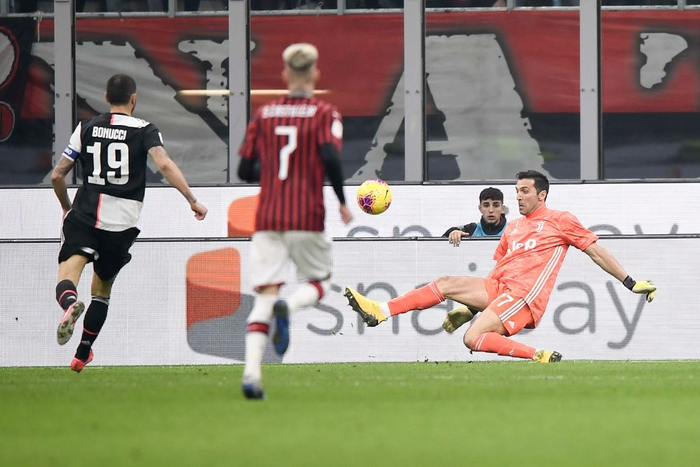 Ronaldo tiếp tục lập công cứu Juventus thoát khỏi trận thua trước AC Milan - Ảnh 5.