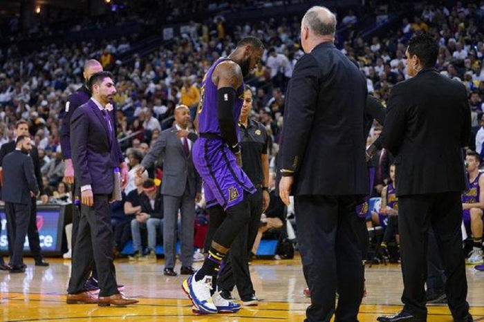 Chấn thương vùng nhạy cảm, LeBron James khiến Los Angeles Lakers đứng ngồi không yên - Ảnh 2.