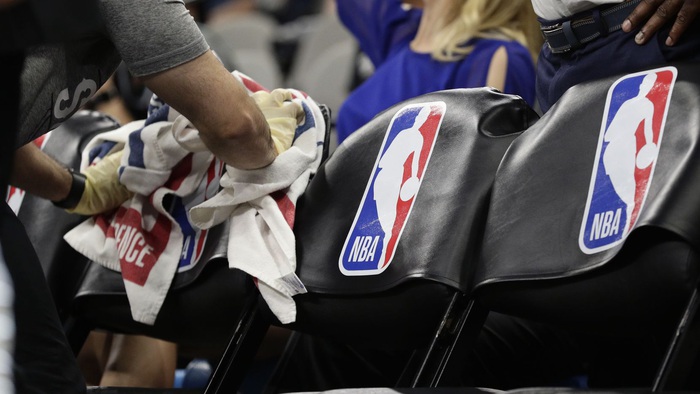 Lo ngại dịch bệnh Covid-19, giải đấu NBA có khả năng trì hoãn tới cuối tháng 6 - Ảnh 1.