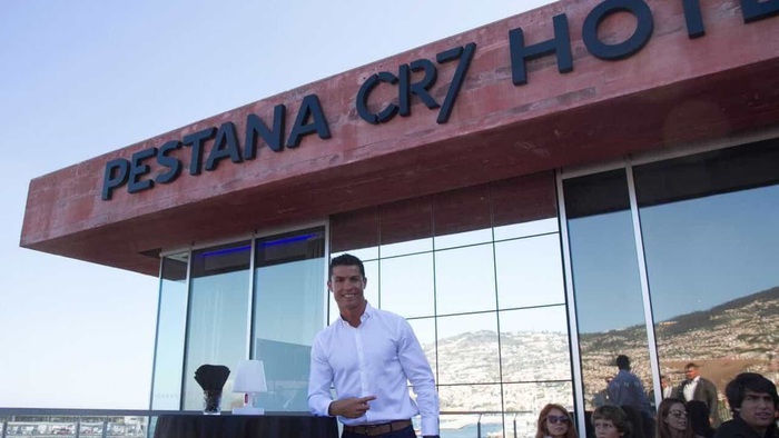 Thực hư thông tin Ronaldo biến khách sạn thành bệnh viện dã chiến để phục vụ chống dịch Covid-19 - Ảnh 4.