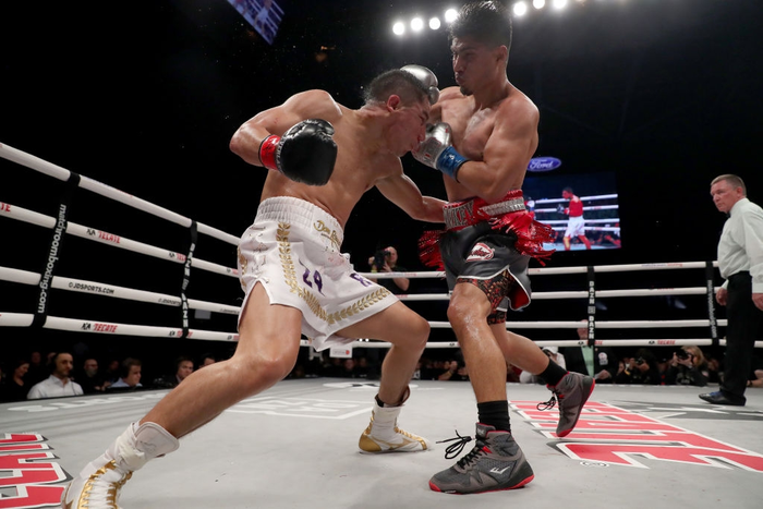 Bất chấp hạn chế về thể hình, nhà vô địch thế giới ở 4 hạng cân Mikey Garcia vẫn hạ đối thủ sừng sỏ Jessie Vargas - Ảnh 4.