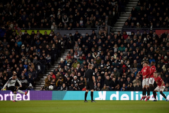 Tân binh tỏa sáng với cú đúp, MU hạ đẹp đội bóng của Rooney ở giải đấu lâu đời nhất thế giới - Ảnh 3.