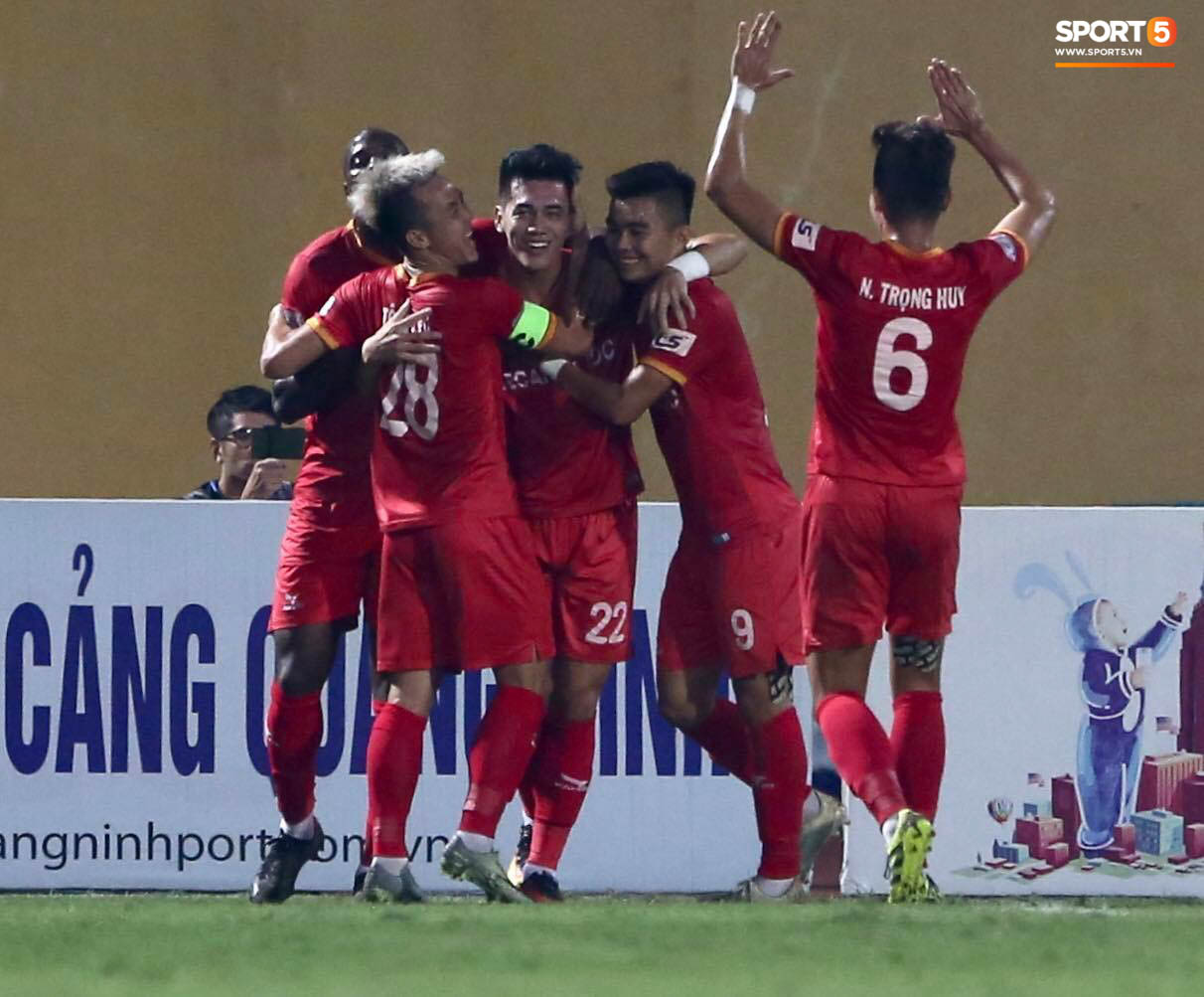 Quang Hải nổ súng phút cuối giải cứu Hà Nội FC, ăn mừng vỡ oà như đoạt chức vô địch - Ảnh 10.