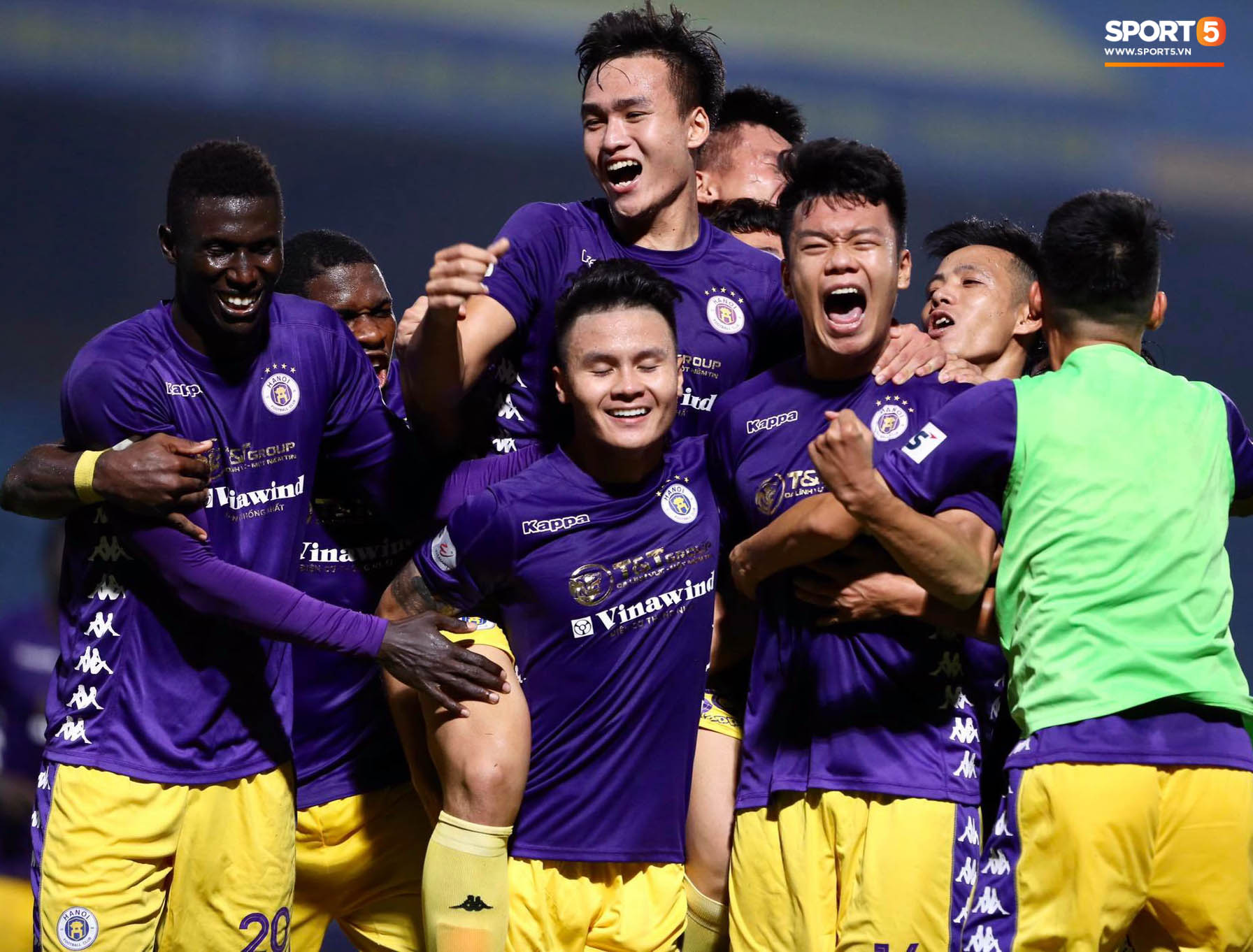 Quang Hải nổ súng phút cuối giải cứu Hà Nội FC, ăn mừng vỡ oà như đoạt chức vô địch - Ảnh 6.