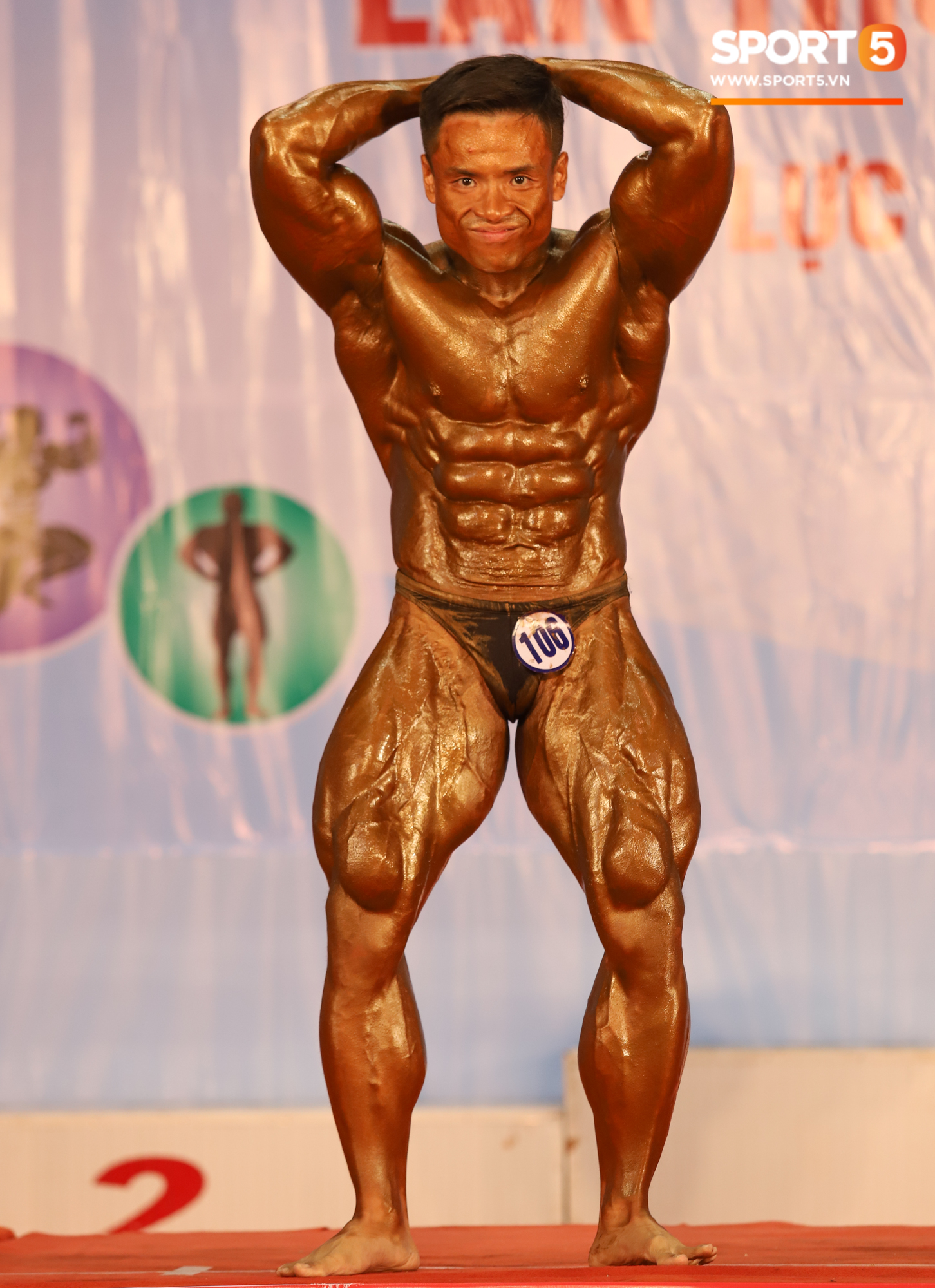Từ 146 kg, chàng trai béo phì lột xác thành nhà vô địch tuyệt đối ở Giải thể hình danh giá nhất Việt Nam - Ảnh 9. Từ 146 kg, chàng trai béo phì lột xác thành nhà vô địch tuyệt đối ở Giải thể hình danh giá nhất Việt Nam - Ảnh 9.