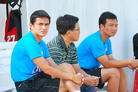 Chuyển nhượng mới nhất V.League: HLV Kiatisak Senamuang chính thức làm thầy Công Phượng ở mùa giải 2021  - Ảnh 1.