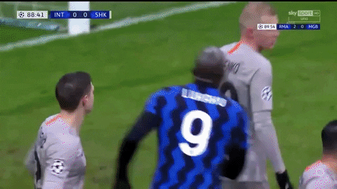 Inter Milan bị loại tức tưởi vì tình huống chọn vị trí hết sức vô duyên của Lukaku - Ảnh 1.