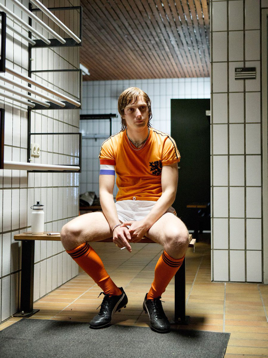 4 năm ngày mất của Johan Cruyff: Huyền thoại vĩ đại “đốt mình” mỗi ngày và cuối cùng, khói thuốc mang ông đi - Ảnh 1.