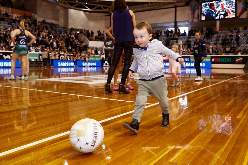 Để bảo vệ người con trai tự kỷ khỏi Covid-19, ngôi sao người Úc sẵn sàng từ bỏ sự nghiệp đáng mơ ước tại giải đấu bóng rổ hấp dẫn nhất hành tinh - Ảnh 2.