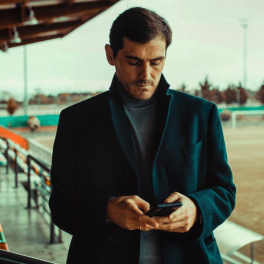 Thánh Iker Casillas khiến dân tình sốc nặng khi khoe kiểu đầu mới: Hóa ra, dù nam thần cỡ nào cũng đều có thể toang vì chọn sai kiểu tóc - Ảnh 2.