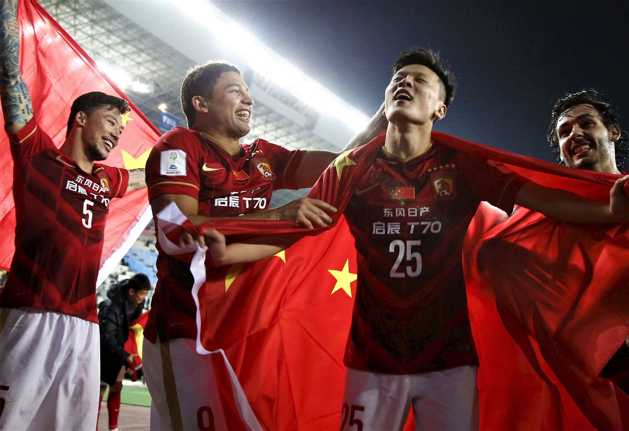 Giật mình chuyện CLB Trung Quốc dùng gần 3000 tỷ đồng chỉ để nhập tịch cầu thủ, muốn nhảy cóc tới World Cup - Ảnh 3.
