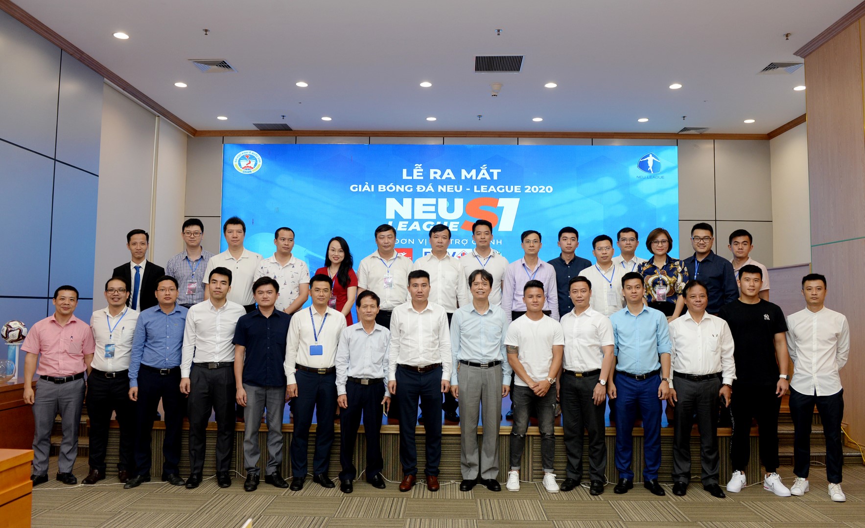 Quang Hải tới dự Lễ ra mắt Giải bóng đá NEU League 2020 do Trường Đại học Kinh tế Quốc dân tổ chức - Ảnh 9.
