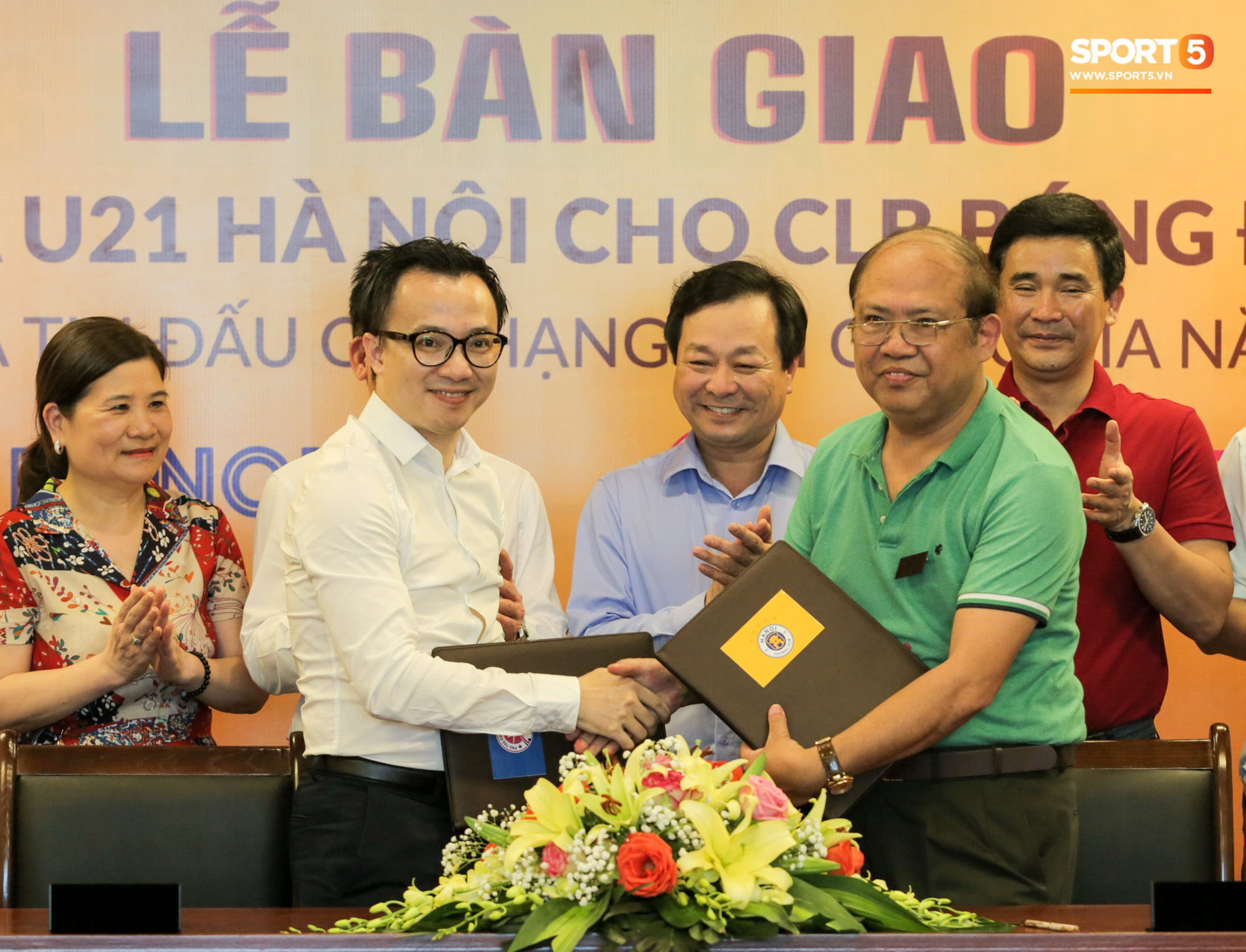 Hà Nội FC chuyển giao đội U21 cho CLB ở giải hạng Nhì, nhà vô địch AFF Cup làm HLV trưởng - Ảnh 1.
