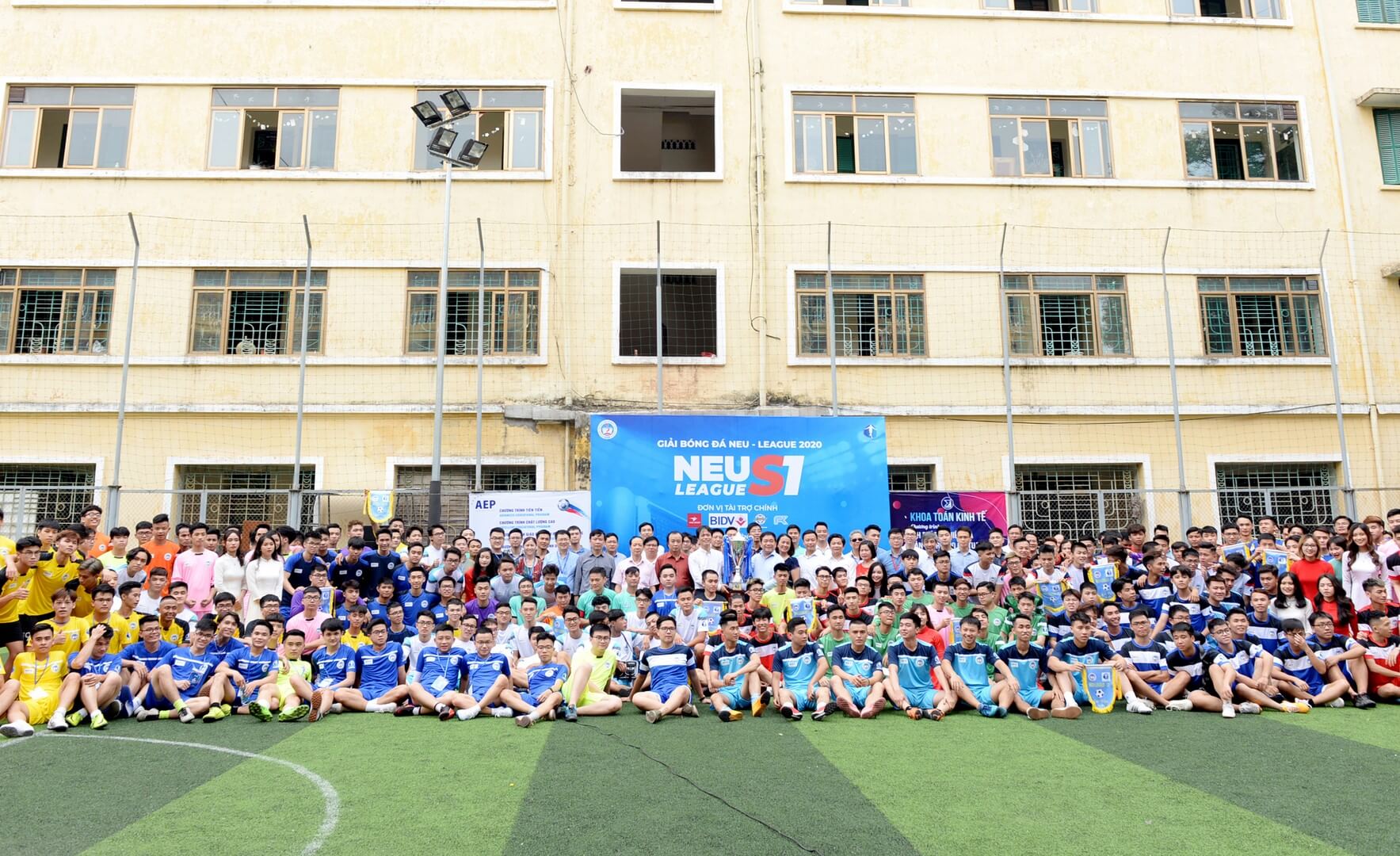 Trường Đại học Kinh tế Quốc dân từng bừng khai mạc Giải bóng đá NEU League 2020 - Ảnh 8.