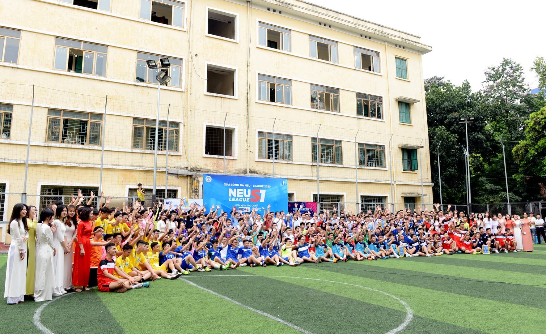 Trường Đại học Kinh tế Quốc dân từng bừng khai mạc Giải bóng đá NEU League 2020 - Ảnh 9.