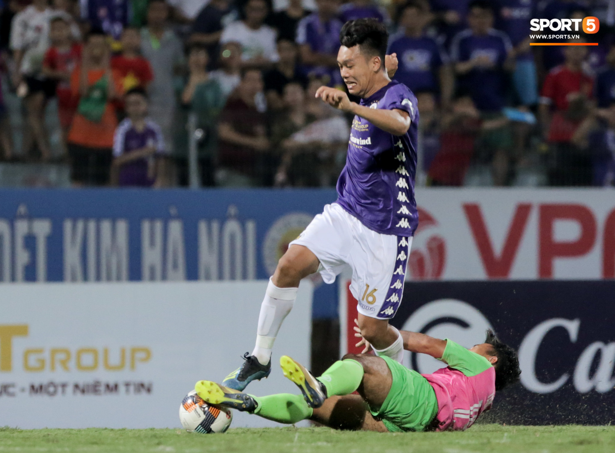 Trung vệ U23 Việt Nam đá bay bàn thắng ở khoảng cách 3m, sửa sai bằng cú dứt điểm đầy tinh tế - Ảnh 9.
