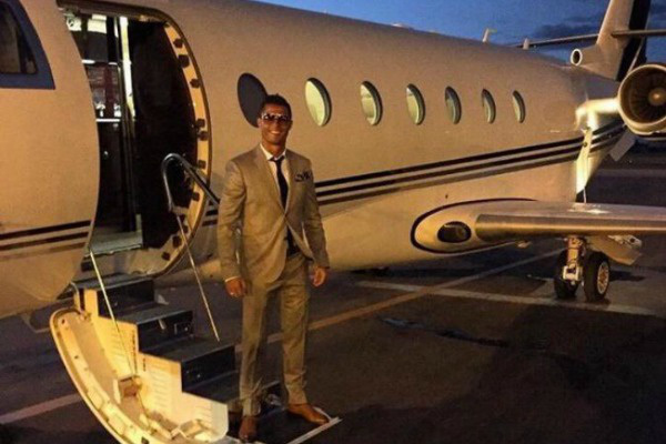 Bên trong chiếc chuyên cơ đắt giá nhất thế giới bóng đá của Ronaldo: Phi cơ mà cứ ngỡ khách sạn 5 sao - Ảnh 8.