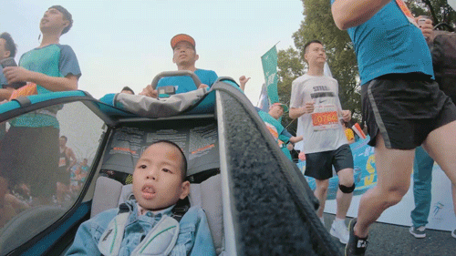 Rơi nước mắt trước dòng tâm sự của người cha 5 năm ròng rã tìm điều kỳ diệu cho cậu con trai bại não từ những cuộc thi marathon - Ảnh 10.