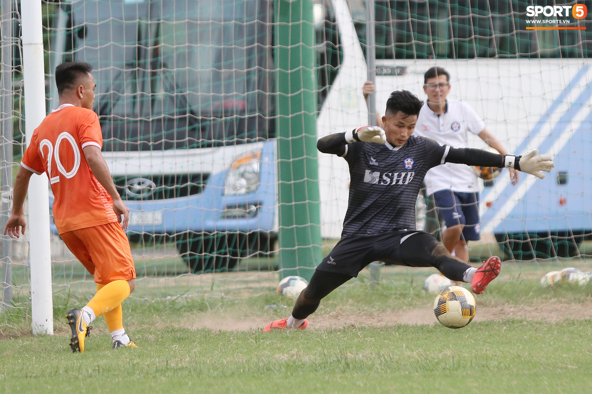 Cựu tuyển thủ U19 Việt Nam bắt bài CLB TP.HCM: Họ sẽ chuyền bóng thật nhiều cho Công Phượng - Ảnh 9.