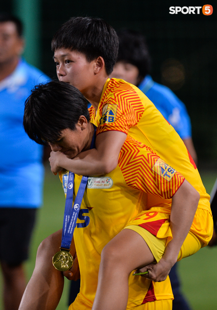 Huỳnh Như ghi dấu giày trong 2 bàn thắng trước Than KSVN, TP.HCM lần đầu đăng quang Cúp quốc gia nữ 2020 - Ảnh 10.