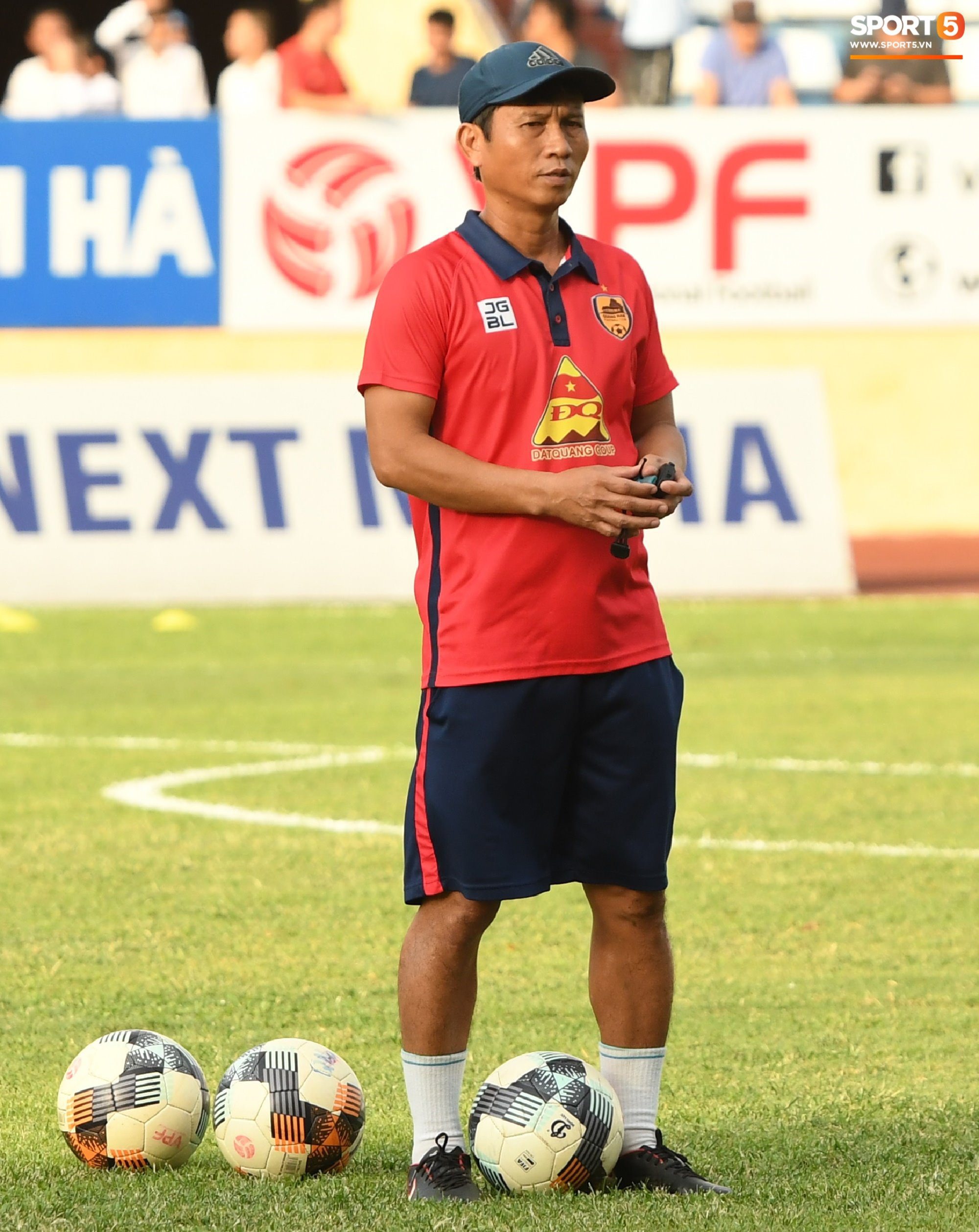 Trợ lý HLV từng đến điểm dịch ở Đà Nẵng, CLB V.League lo sốt vó - Ảnh 1.
