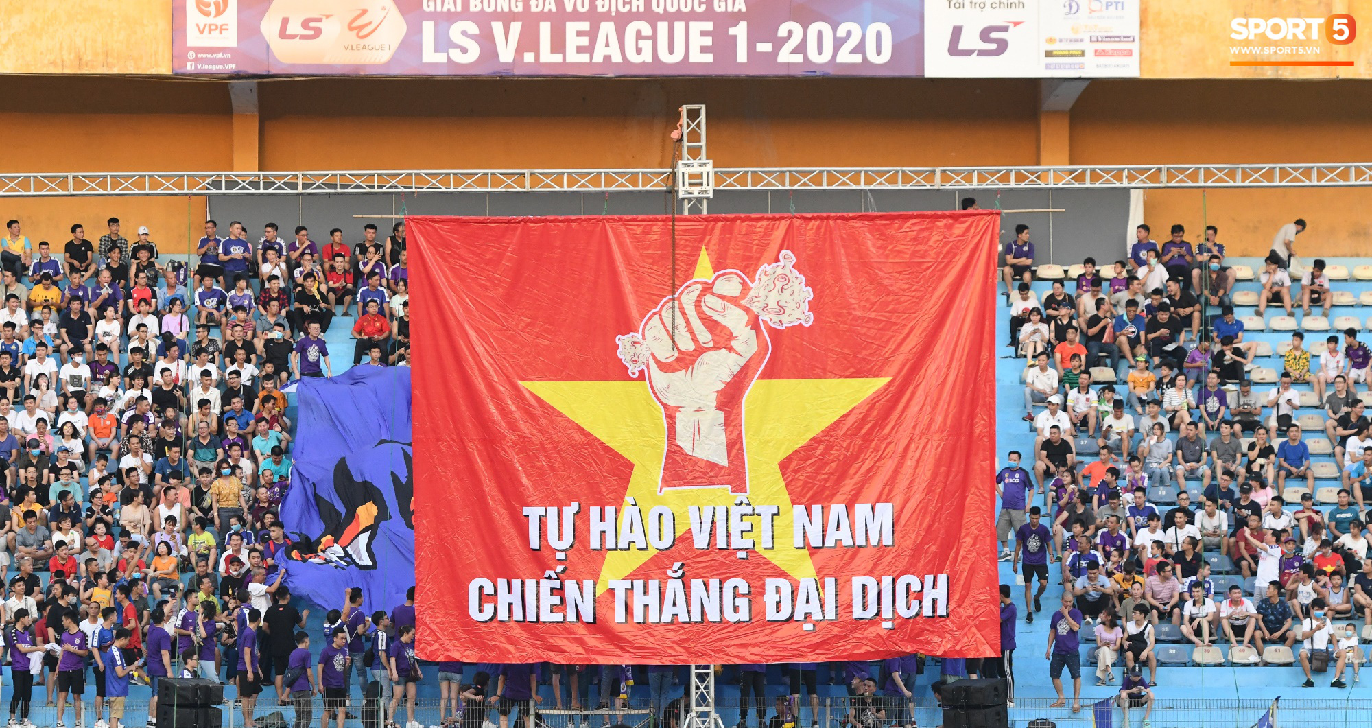 Những con số bóng đá Việt Nam tạo nên trong mùa dịch Covid-19 khiến cả thế giới khâm phục, chủ tịch FIFA cũng phải ngạc nhiên - Ảnh 1.