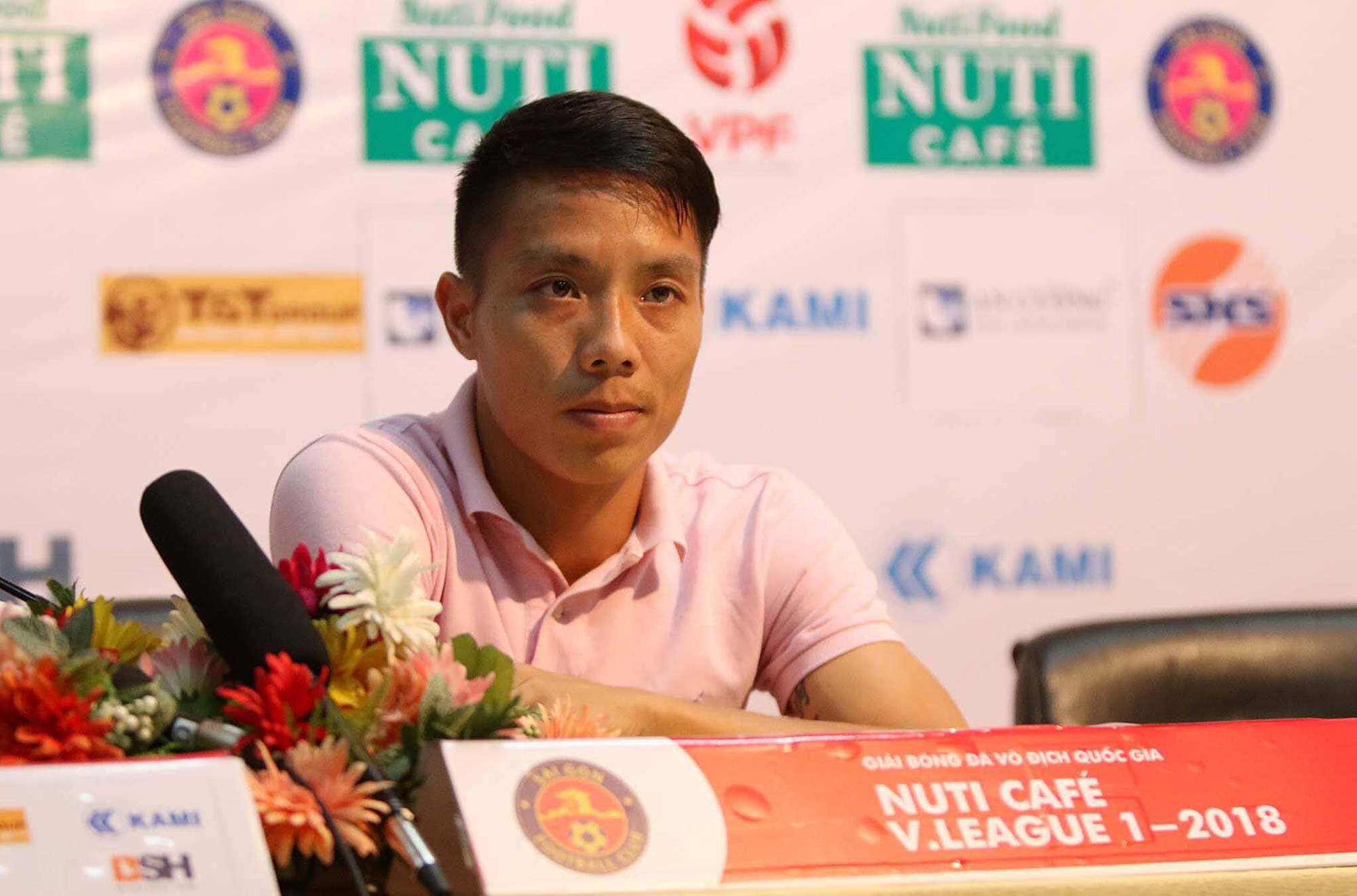 Công thần đăng tút gây xôn xao, tiết lộ mảng tối ở đội Sài Gòn FC đang thống trị V.League 2020 - Ảnh 1.