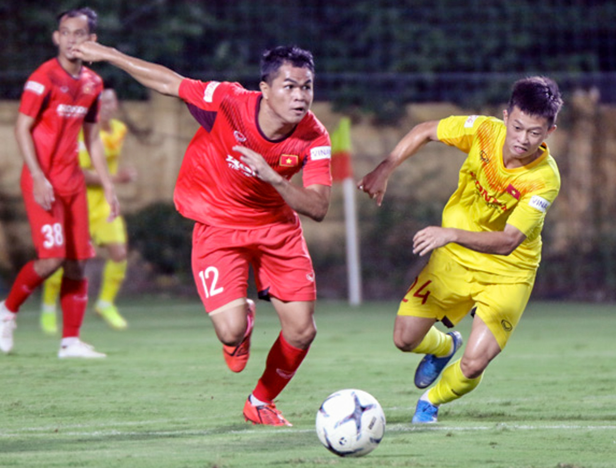 Tiểu Văn Toàn lập công giúp đội nhà chiến thắng trong trận đấu tập của U22 Việt Nam - Ảnh 6.