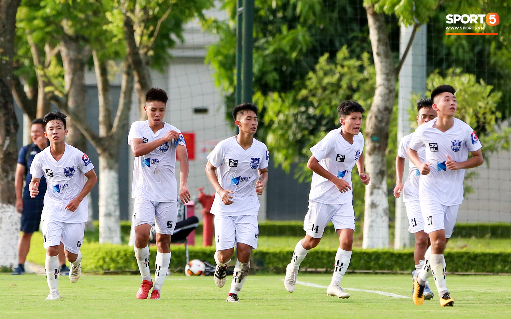 Dương Quang Trung Hiếu: Sát thủ triển vọng của bóng đá Việt với số áo kỳ lạ và ước mơ cao lớn như Ronaldo - Ảnh 7.