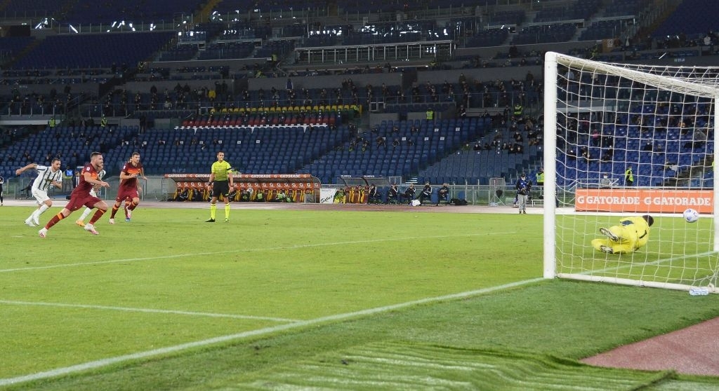 Ronaldo chói sáng với cú đúp bàn thắng 'cứu' Juventus thoát thua ở thành Rome Ronaldo chói sáng với cú đúp bàn thắng 'cứu' Juventus thoát thua ở thành Rome