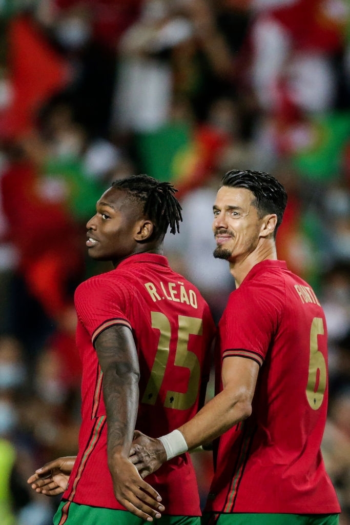 Bồ Đào Nha 3-0 Qatar: Ronaldo tiếp tục phá kỷ lục, Bồ Đào Nha thắng dễ Qatar - Ảnh 6.