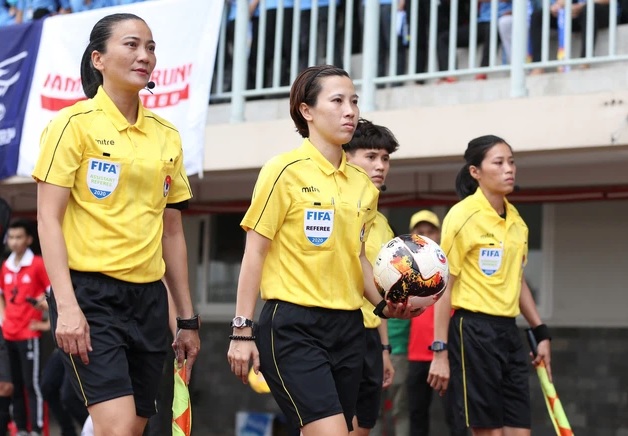 Việt Nam có trọng tài tham gia điều khiển các trận đấu tại vòng loại U23 châu Á - Ảnh 2.