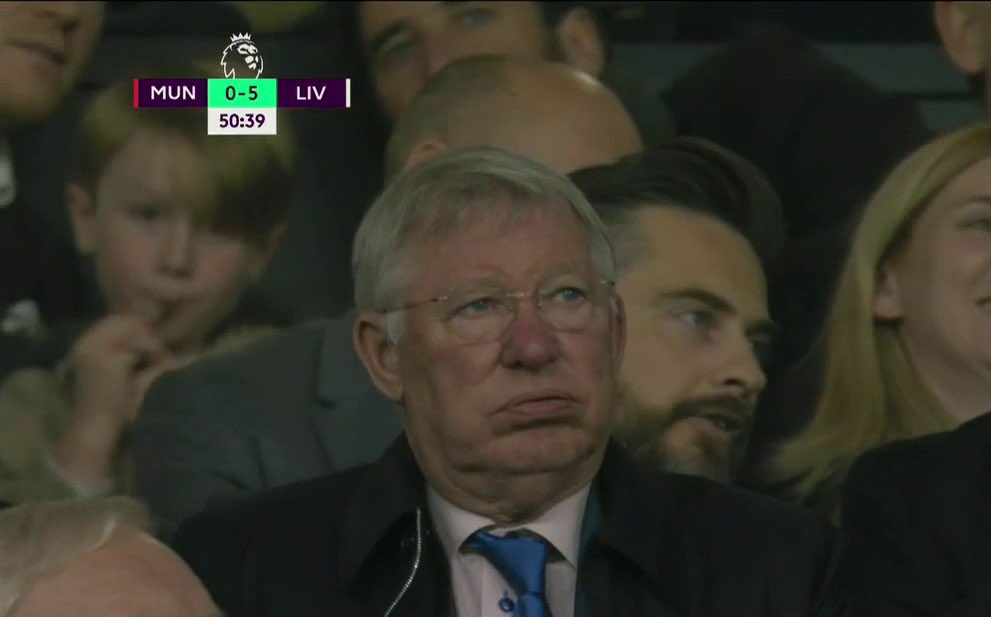 Sir Alex thở dài ngán ngẩm khi MU bị Liverpool nghiền nát 0-5