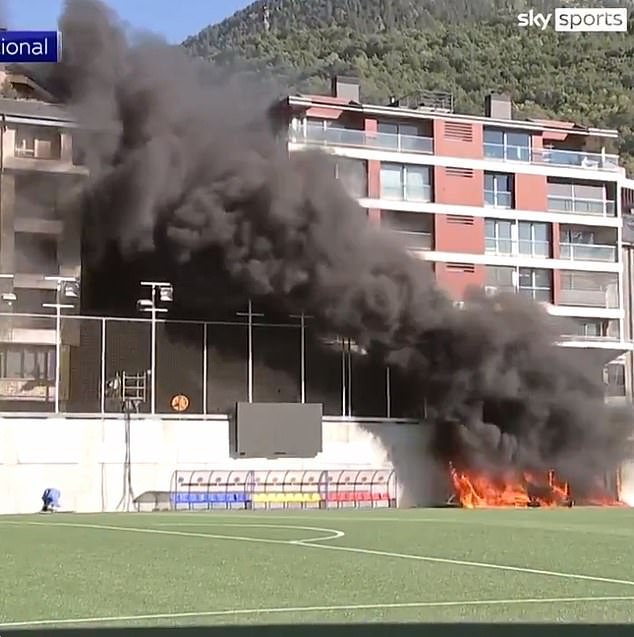 Sân Andorra cháy lớn ngay trước trận đấu với ĐT Anh