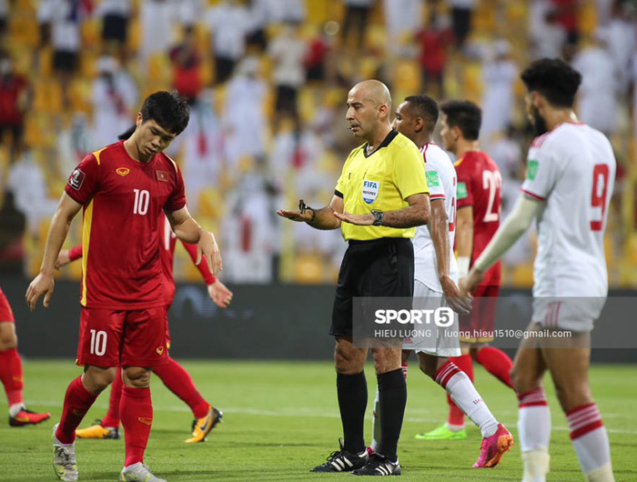 Tuyển Việt Nam gặp lại trọng tài quen mặt trong trận với tuyển Oman - Ảnh 3.