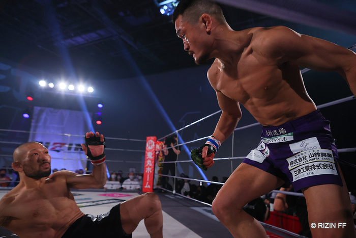 Huyền thoại MMA Nhật Bản khiến đối thủ giải nghệ sau đòn khóa bẻ gãy tay - Ảnh 2.