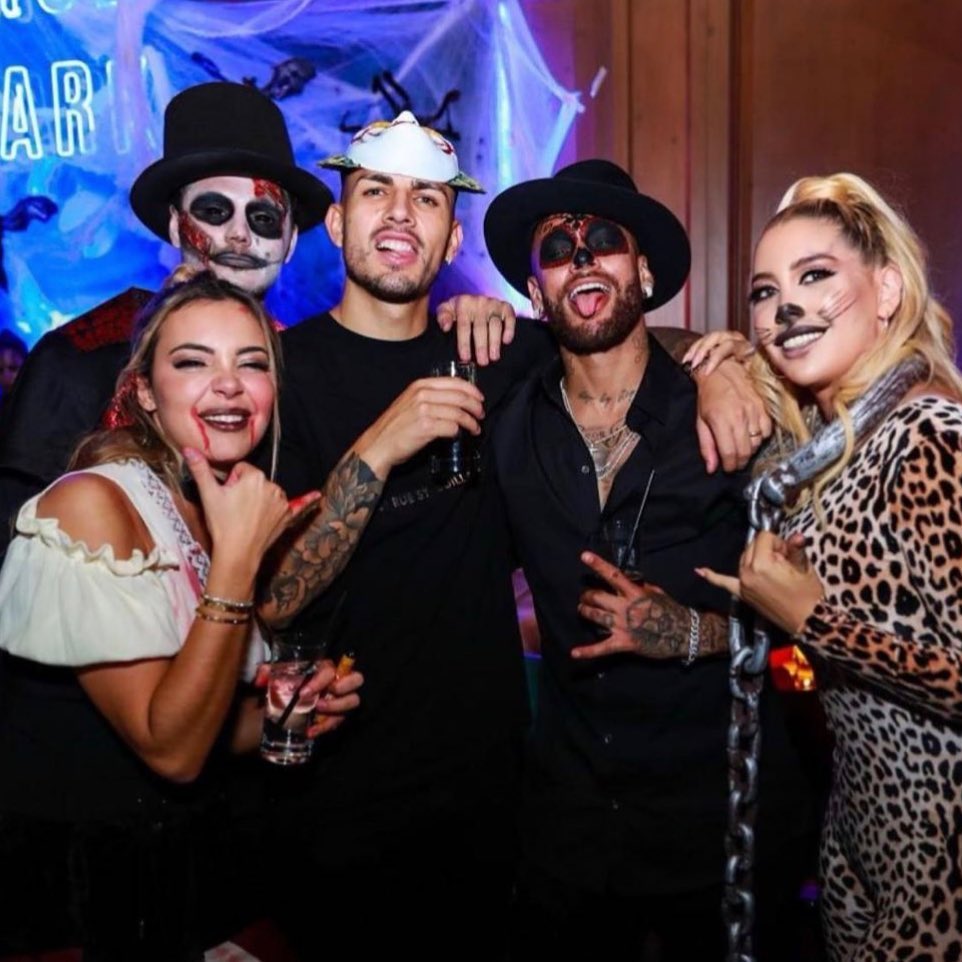 Ngày Halloween của sao bóng đá: Neymar cùng các chiến hữu hóa thân ghê rợn, nhưng Ronaldo và Messi sắm vai mất tích - Ảnh 2.