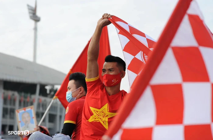 Trực tiếp Việt Nam 0-1 Nhật Bản (HT): Chúng ta thoát khỏi bàn thua sau màn check VAR căng như dây đàn!!! - Ảnh 38.