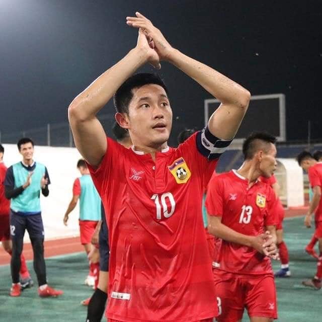 Tiền vệ đội tuyển Lào: &quot;Tuyển Việt Nam mạnh nhất bảng B AFF Cup 2020&quot; - Ảnh 1.