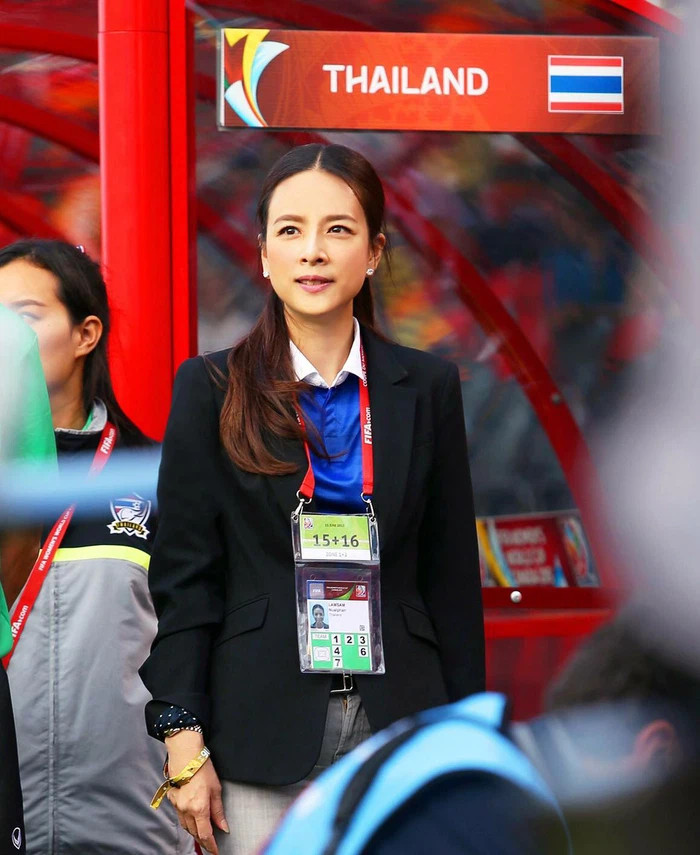 Trưởng đoàn tuyển Thái Lan: &quot;Đội hình của Thái Lan đủ sức khuynh đảo ở AFF cup 2020&quot; - Ảnh 1.