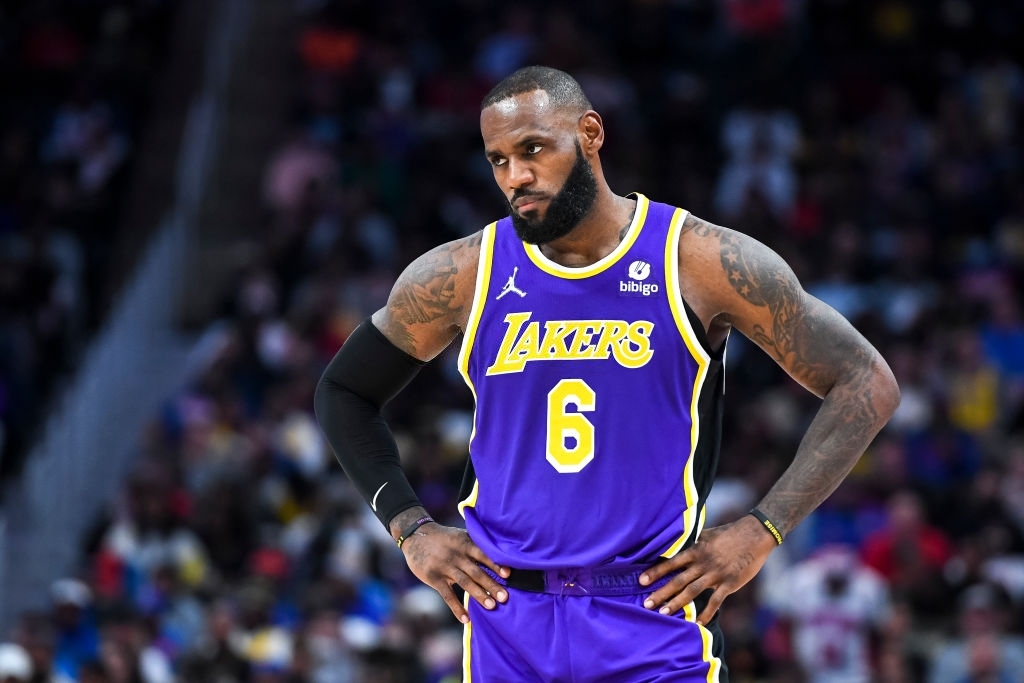 Sự thật về việc LeBron James khiến 2 CĐV Pacers bị đuổi khỏi sân