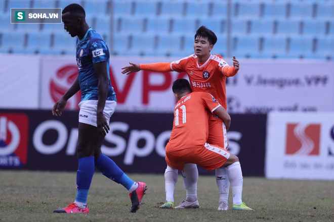 CLB V.League buông Đức Chinh, không kham nổi khoản lót tay tiền tỷ & mức lương ngất ngưởng - Ảnh 1.