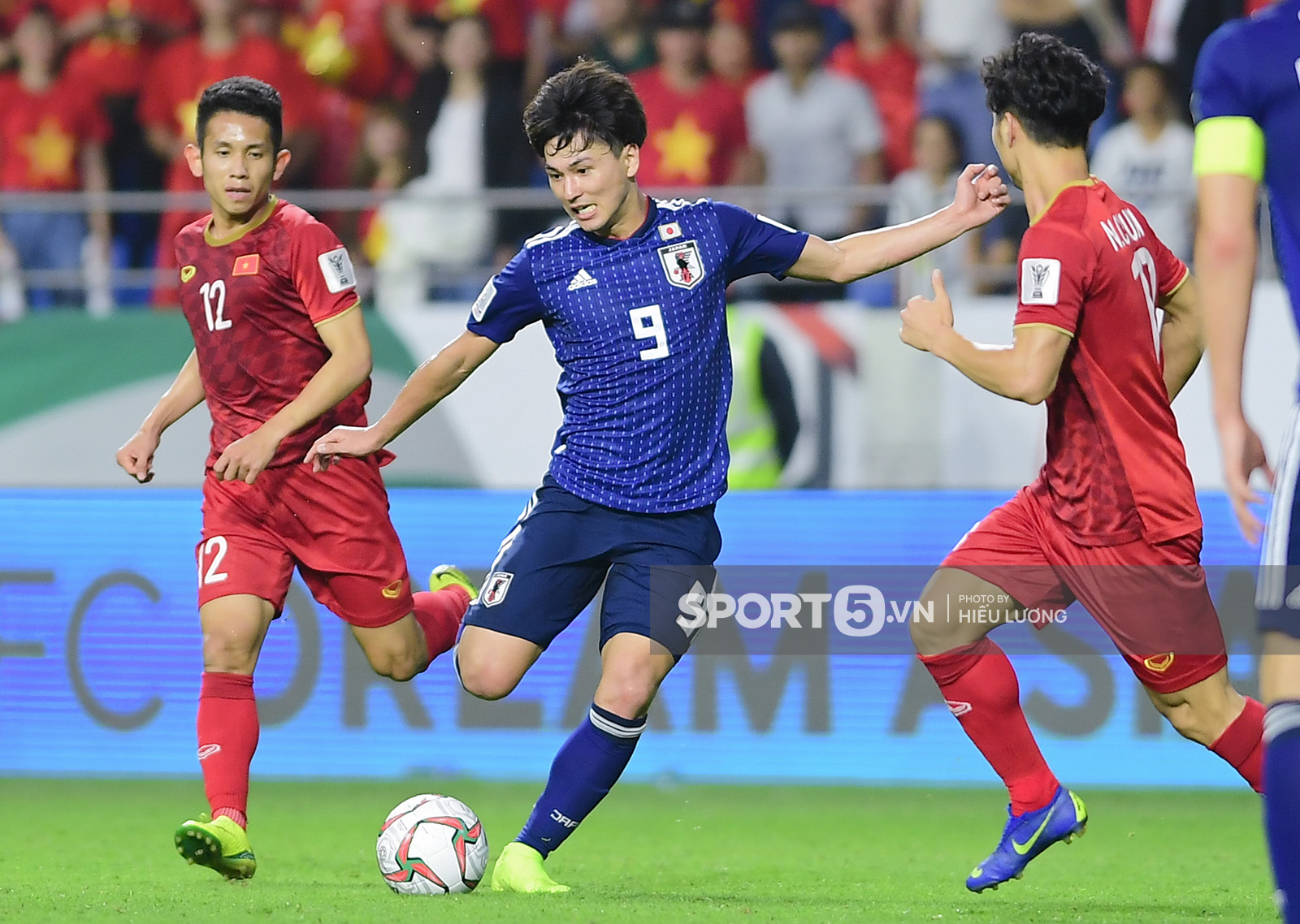 Điểm mặt 18 tuyển thủ Nhật Bản thi đấu ở châu Âu: Tâm điểm ngôi sao Ngoại hạng Anh - Ảnh 2.