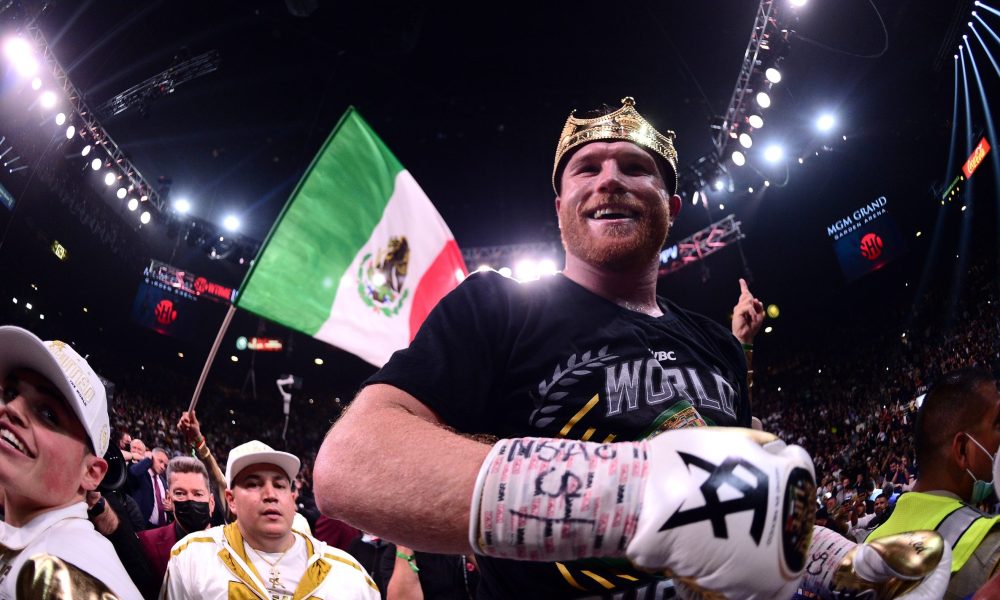 Những cái nhất của làng quyền Anh trong năm 2021: Canelo Alvarez, Fury vs Wilder 3 cùng những kết quả gây sốc - Ảnh 1.